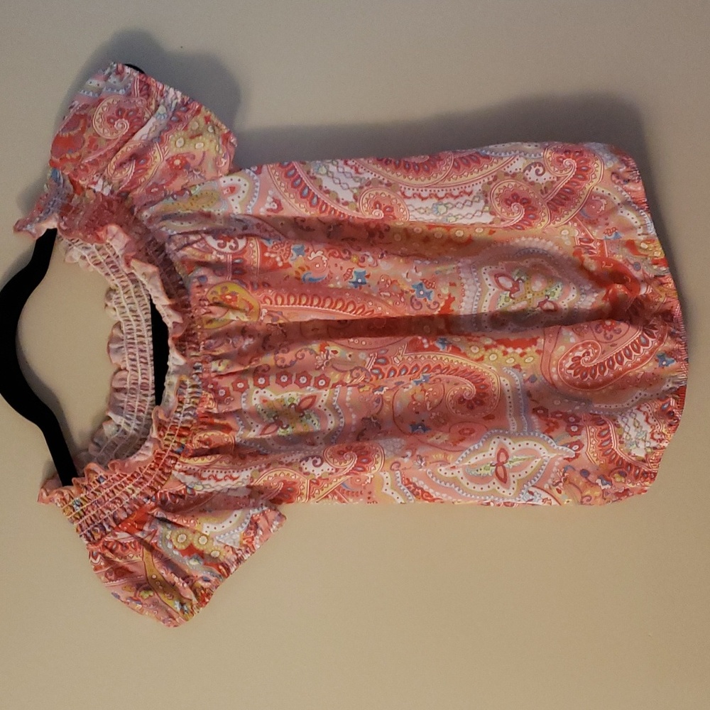 E4🖤🔹️Sweet Pea - Coral Paisley Blouse